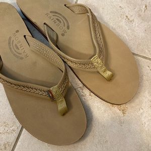 Women’s sz 8 1/2-9 1/2 Rainbow Brand flip flops